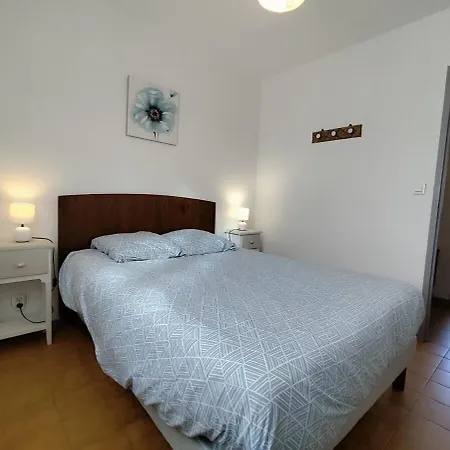בית נופש La Maison Des Rosiers לורדה