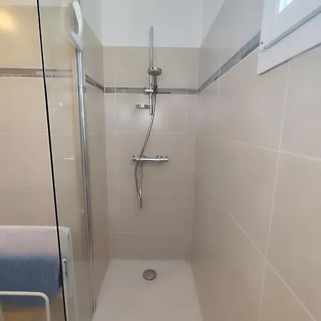 La Maison Des Rosiers 度假居