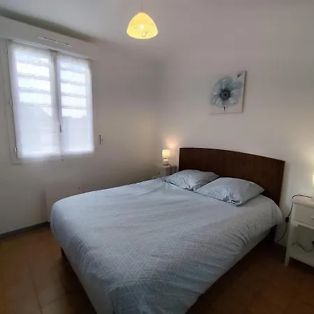 La Maison Des Rosiers 度假居 卢德