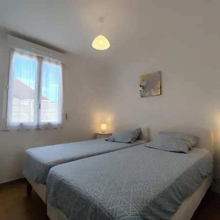La Maison Des Rosiers * לורדה
