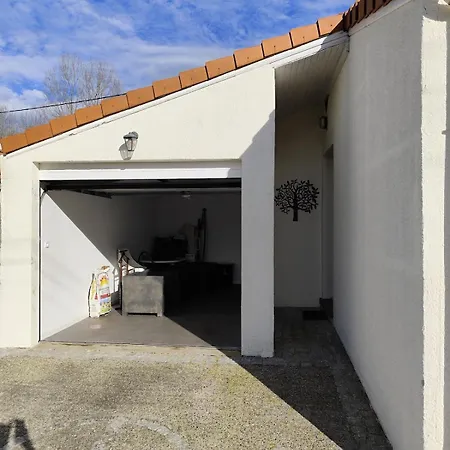 La Maison Des Rosiers * 루르드