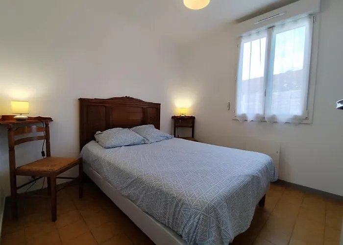 La Maison Des Rosiers